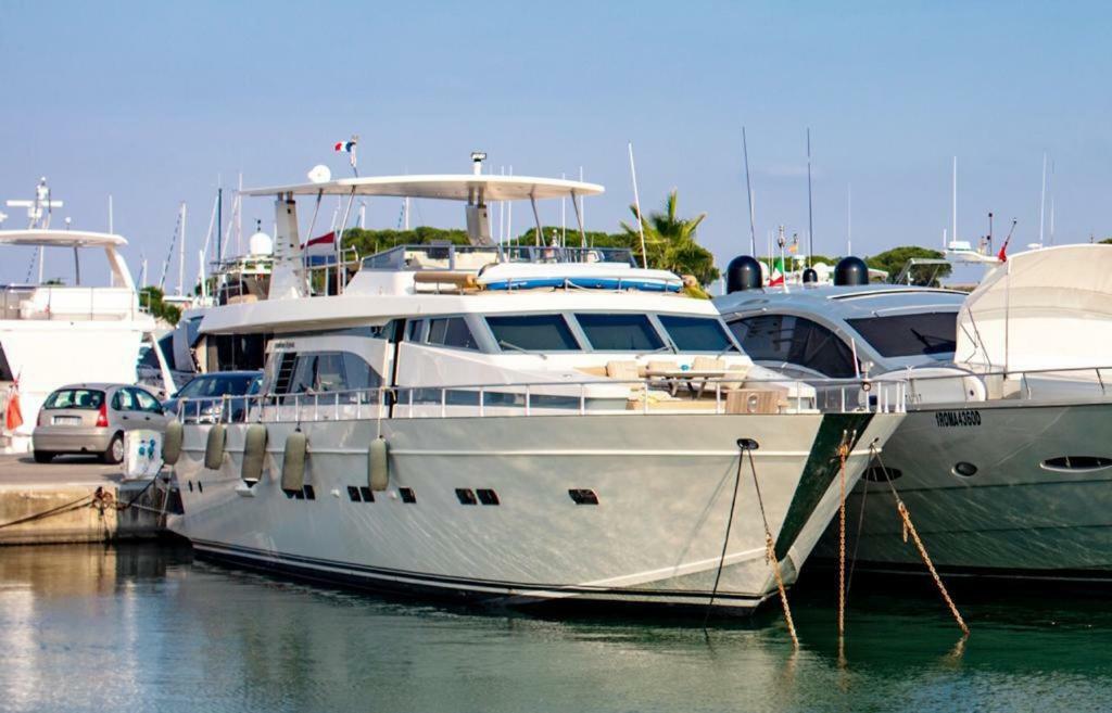 Bateau-hôtel Hélios